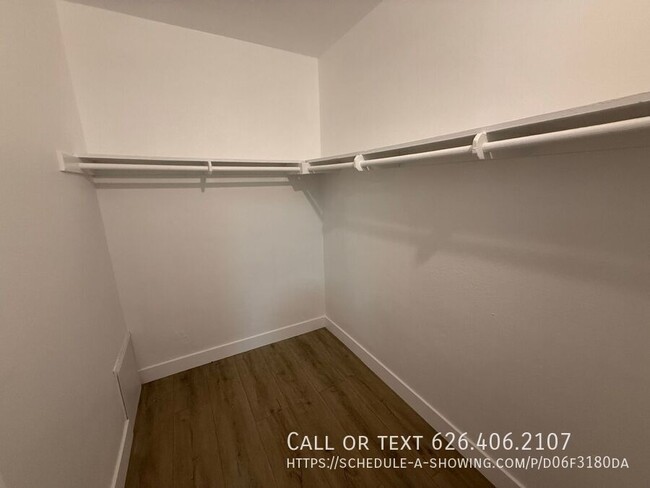 Building Photo - RENOVATED 1BED/1BATH-1 MONTH FREE