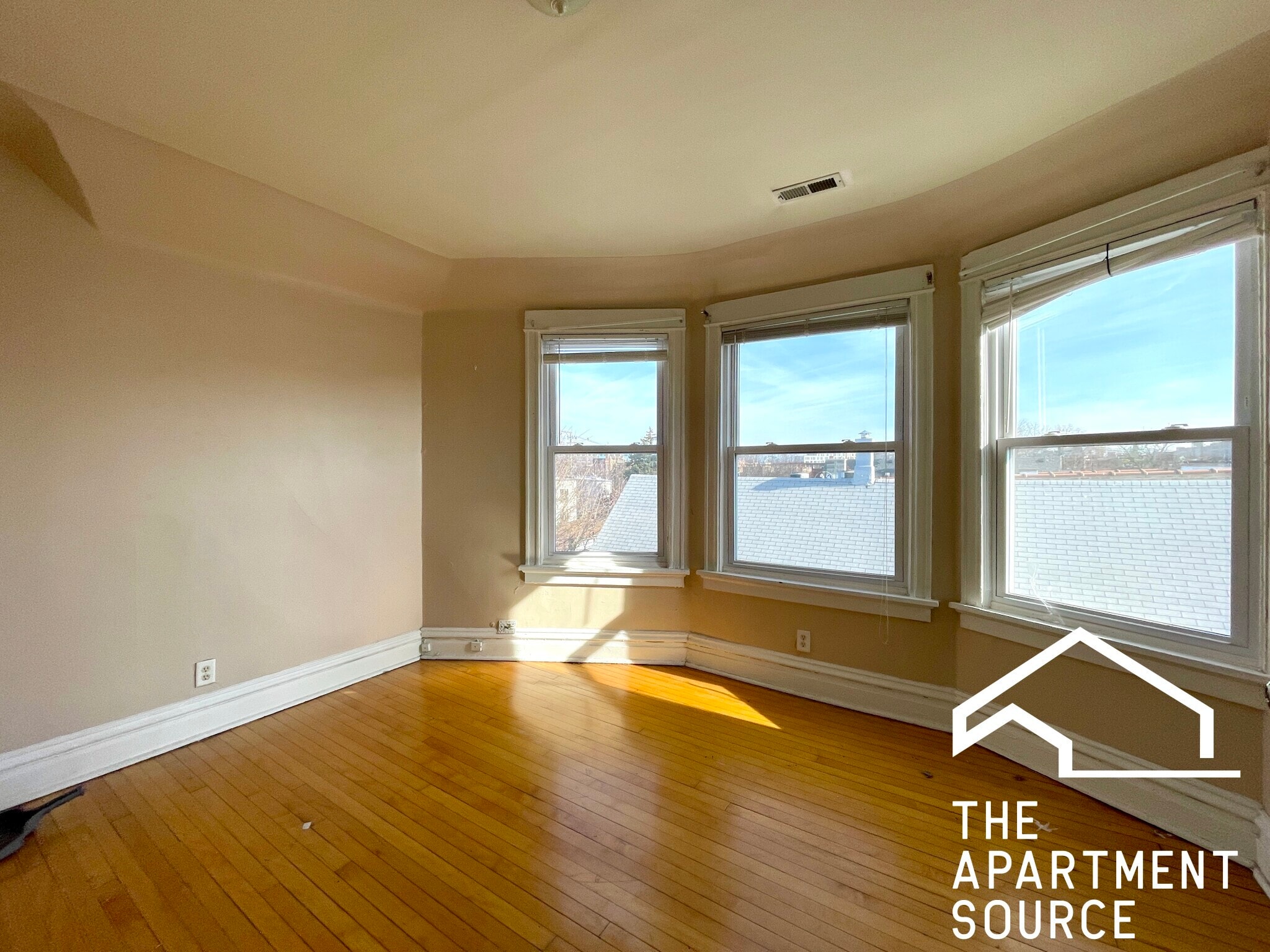 Building Photo - 3434 W Drummond Pl