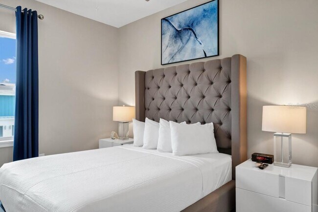 Building Photo - 7846 Spectrum Dr