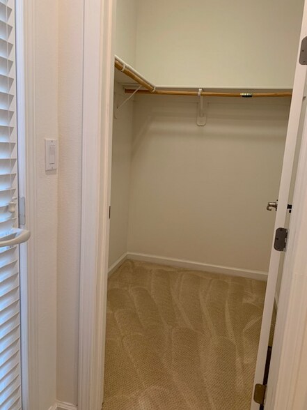 Building Photo - 7824 Stoneleaf Rd