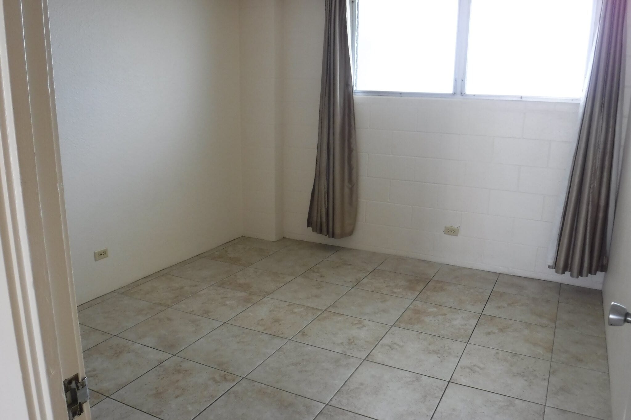 Building Photo - 2211 Ala Wai Blvd