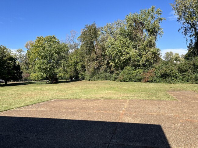 Building Photo - "Charming 3-Bed Sanctuary with Finished Ba...