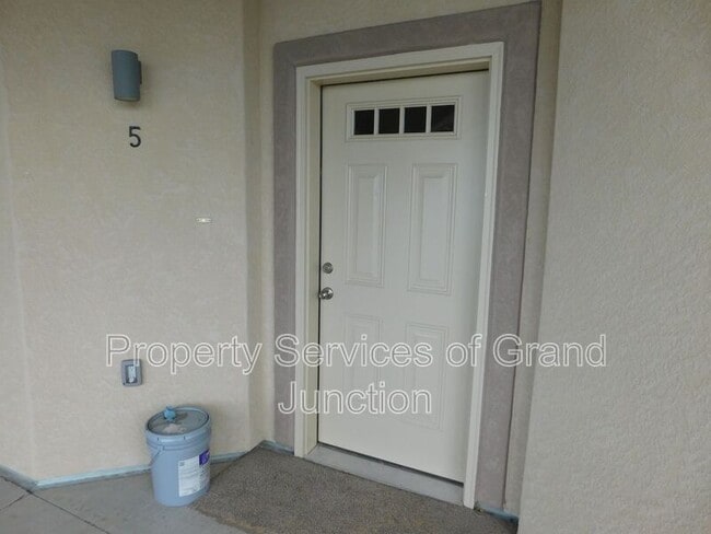 Building Photo - 662 Brookwillow Dr