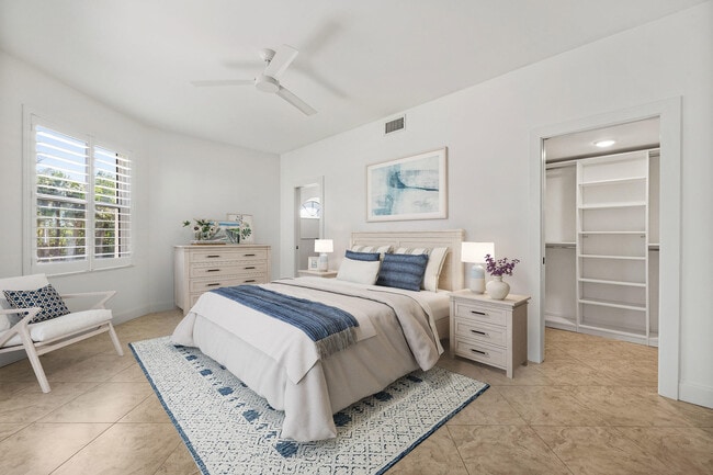 Building Photo - 2703 Fairway Dr N