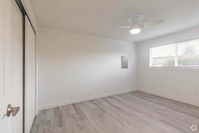 2BR, 1BA - 766SF - Second Bedroom - Images Garden View Apartments