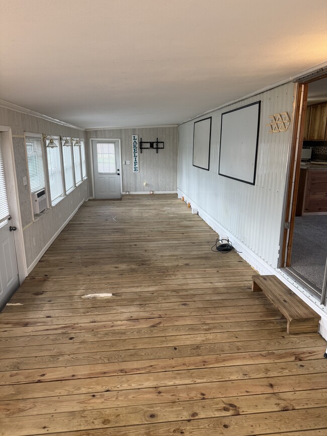 Building Photo - 11322 W Paradise Rd