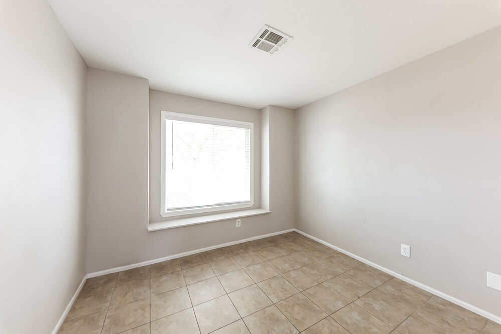 Building Photo - 7706 W San Miguel Ave