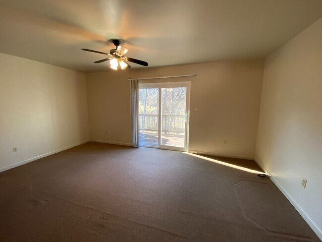 Building Photo - 282 McGavock Pk