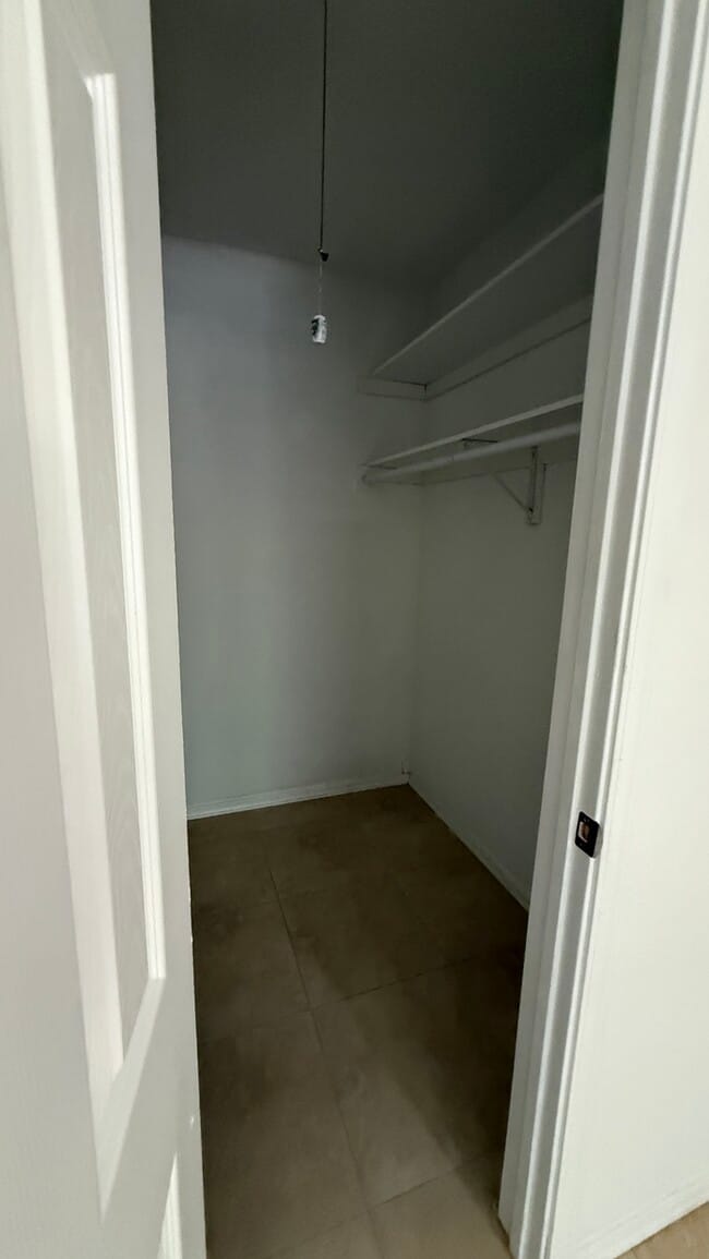 Building Photo - Paradise Valley 1br Condo with Pool