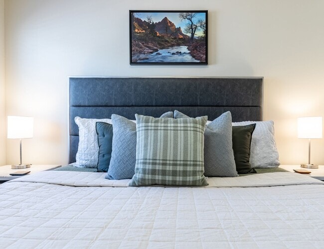 Building Photo - Live Every day Like You're on Vacation!! F...