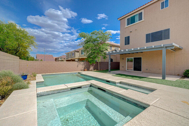 Building Photo - 706 Eros Ct