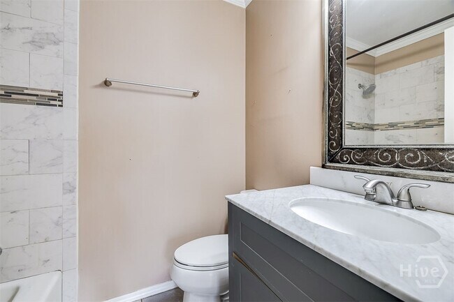 Building Photo - 119 E Whatley St