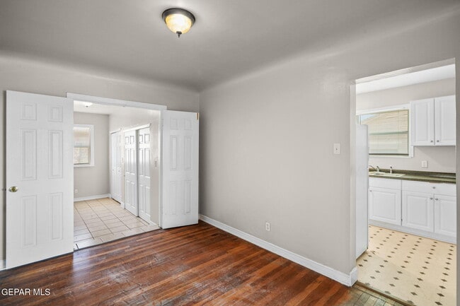 Building Photo - 3125 Van Buren Ave
