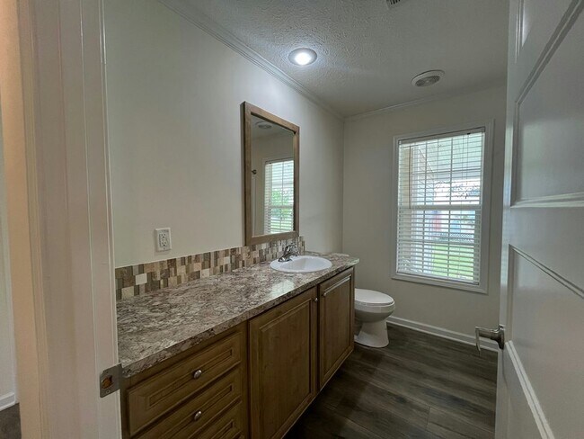 Building Photo - 568 Leopard Ln