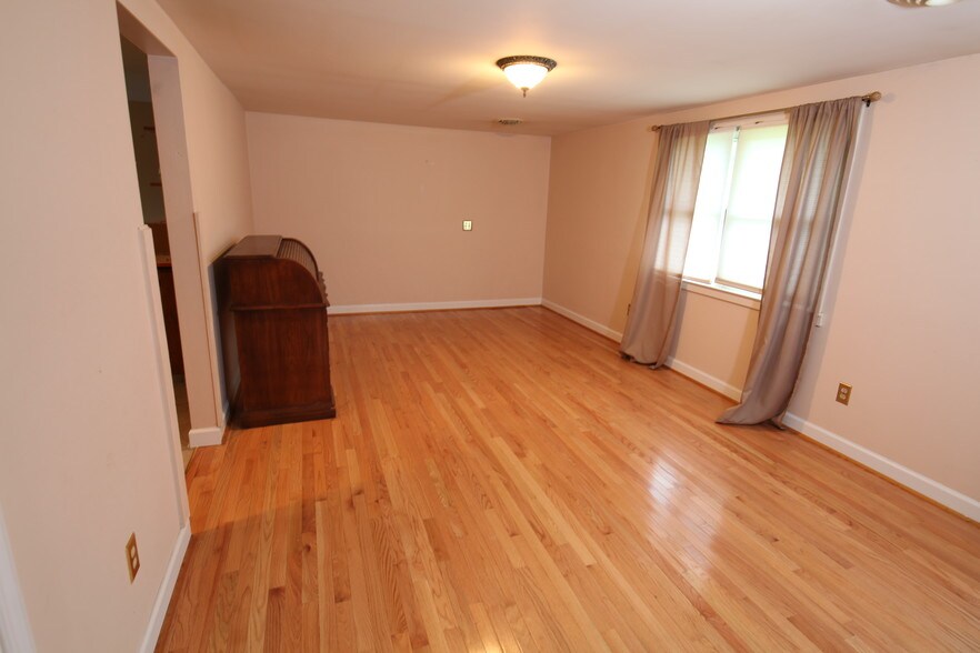 Building Photo - 31294 Kendale Rd