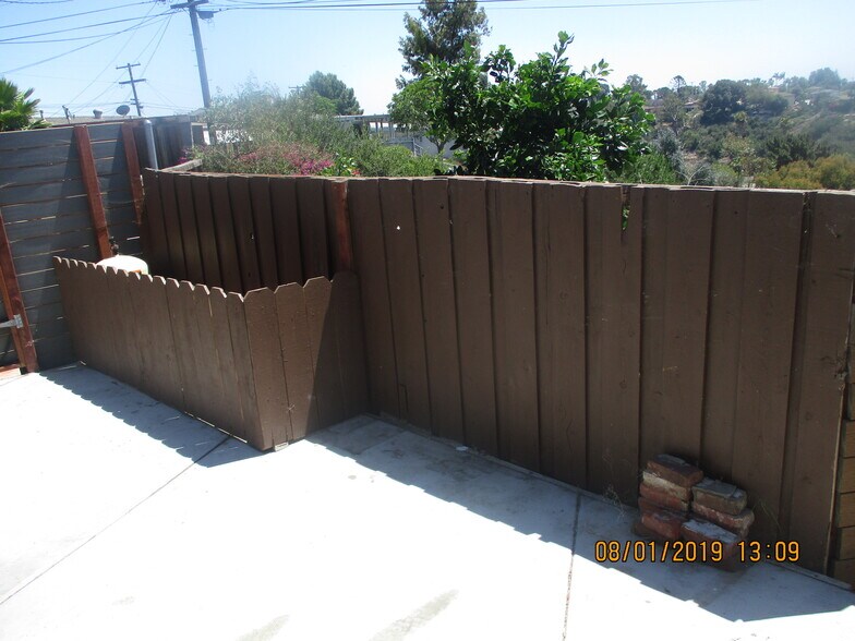 Building Photo - 5553 Dorothy Dr