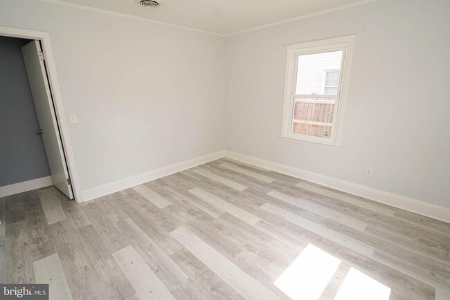 Building Photo - 1007 Spring Ave