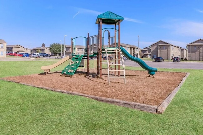 Building Photo - 409 Riverhill Loop