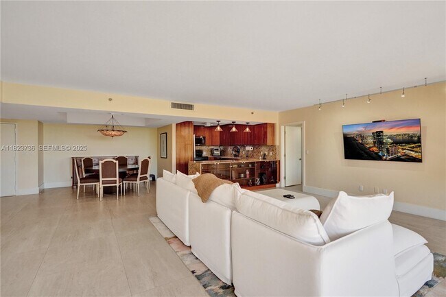 Building Photo - 11113 Biscayne Blvd