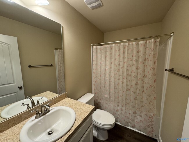 Building Photo - 2467 Bell Manor Dr SW