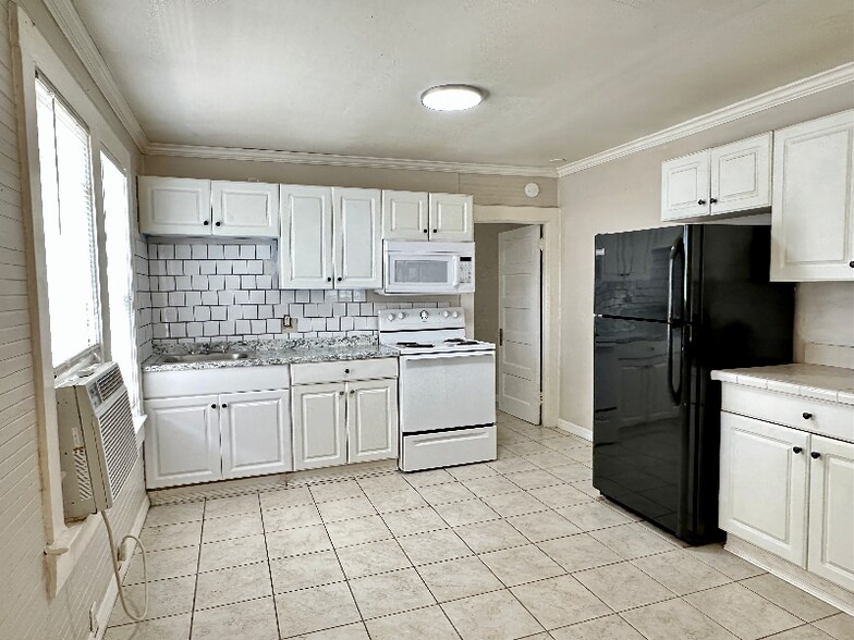 Building Photo - 724 E Patterson St