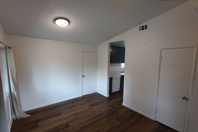 Building Photo - 1612 N San Francisco St