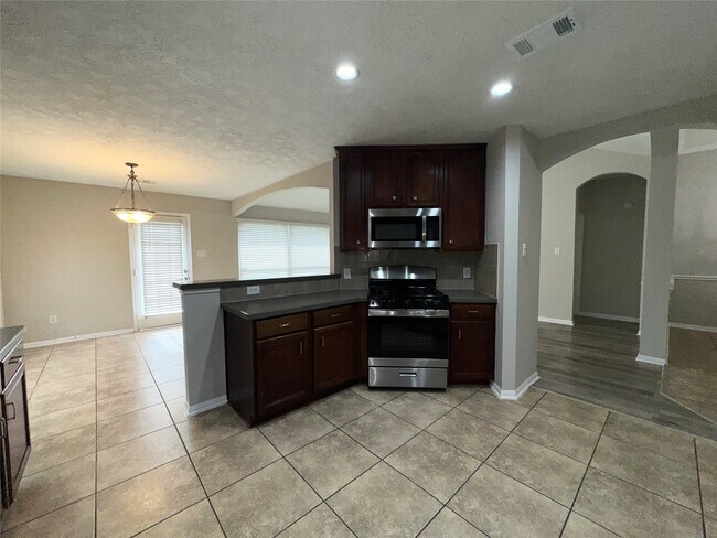 Building Photo - 3715 Humble Dr