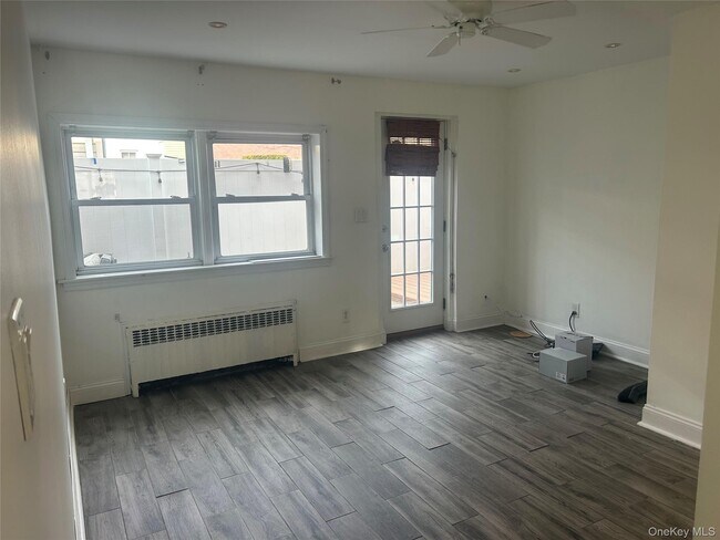 Building Photo - 341 E Hudson St