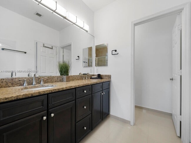 Building Photo - 8781 NW 98th Ct