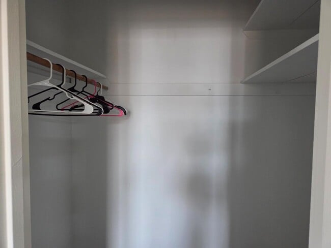 Building Photo - 3046 S Moreland Blvd