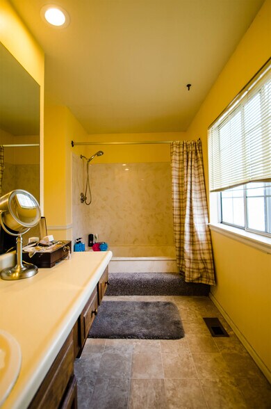 Building Photo - 272 Cobblestone Dr