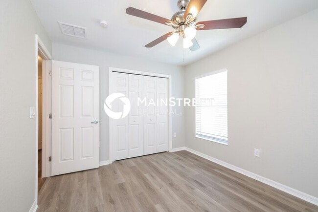 Building Photo - 4 Bedroom Pet-Friendly Home in MULBERRY, FL with Main Street Renewal