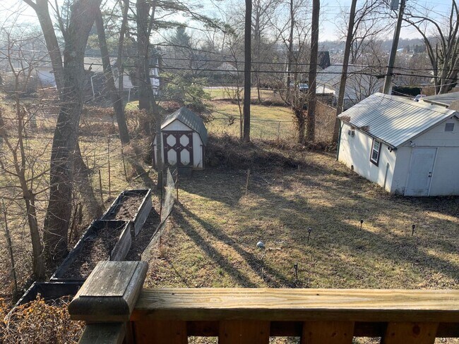 Building Photo - Spacious 2 bed/3 bath Home near Switchyard Park!