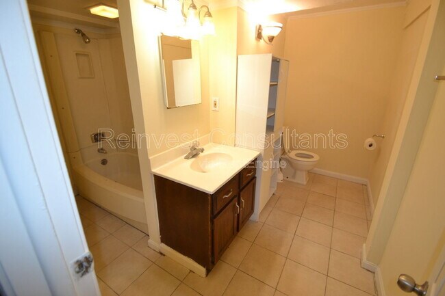 Building Photo - 35 Wesleyan Ct