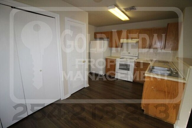 Building Photo - 1408 Dugger Cir