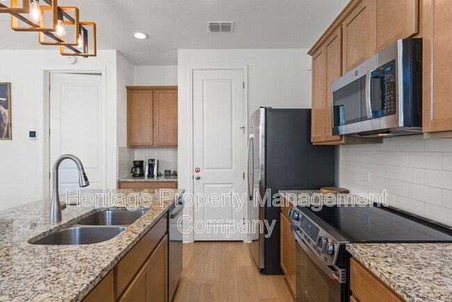 Building Photo - 2119 Hofstaat