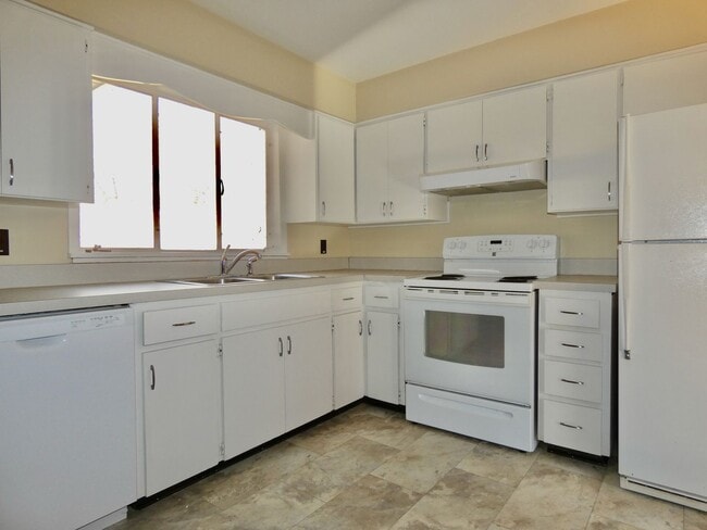 Building Photo - West Asheville House