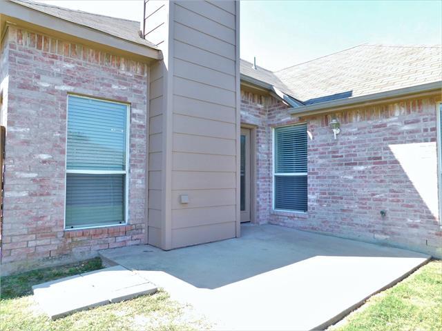 Building Photo - 2917 Oakshire St