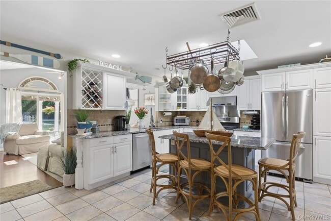 Building Photo - 123 Broad Ave