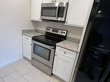 Building Photo - 13712 Fox Hill Dr