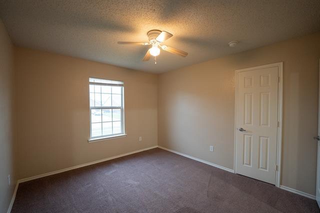 Building Photo - 233 Willow Creek Ln