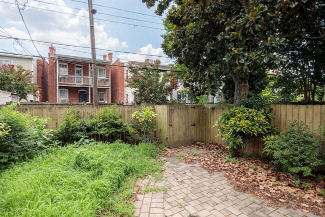 Building Photo - 3 Bedroom Home off of Patterson Ave **Avai...