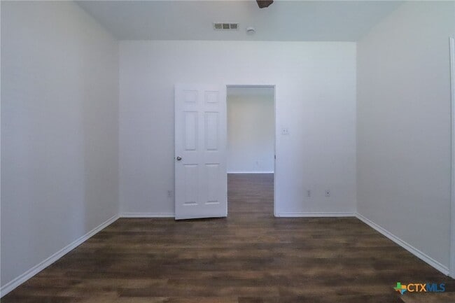 Building Photo - 7819 Bridgepointe Dr