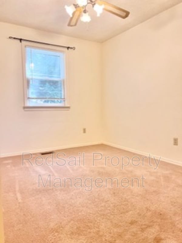 Building Photo - 730 Harpersville Rd