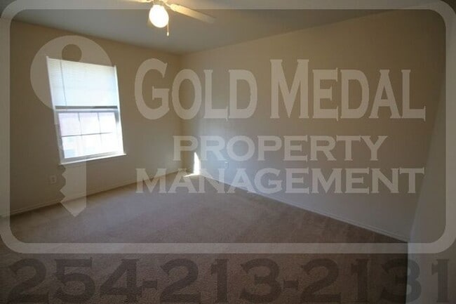 Building Photo - 306 Creek St