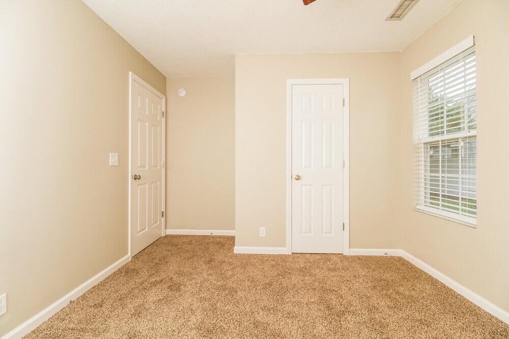 Building Photo - 1443 Rochester Dr