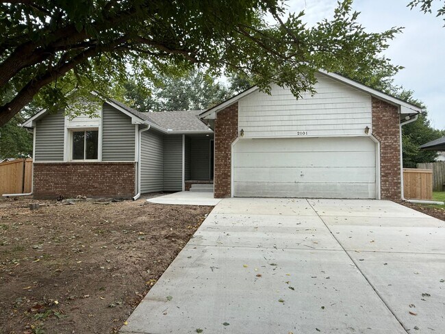 Building Photo - Newly renovated 5-bedroom, 3-bath home in Maize school district
