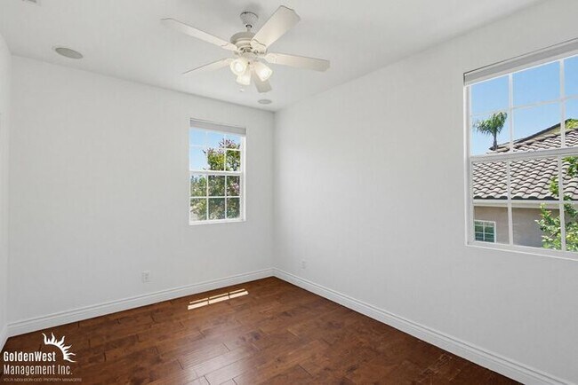 Building Photo - Elegant 5Bdm 3Ba Hilltop Home In Fallbrook!