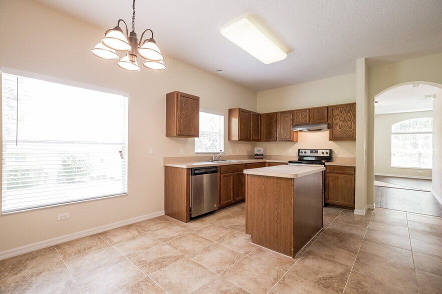 Building Photo - 2646 Lake Cora Rd