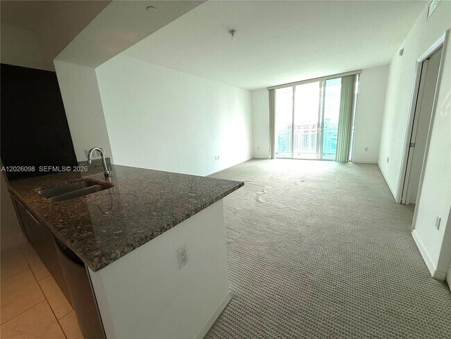 Building Photo - 951 Brickell Ave
